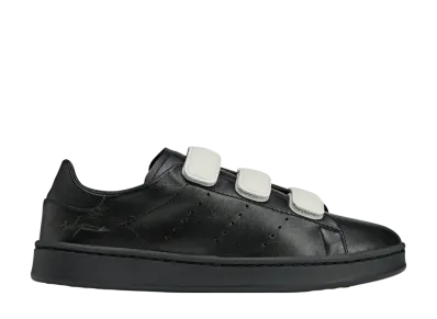 アディダス ワイスリー スタンスミス フックアンドループ "ブラック/ブラック/オービットグレー"