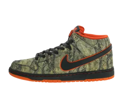 ナイキ SB ダンク ミッド "リアルツリーカモ"