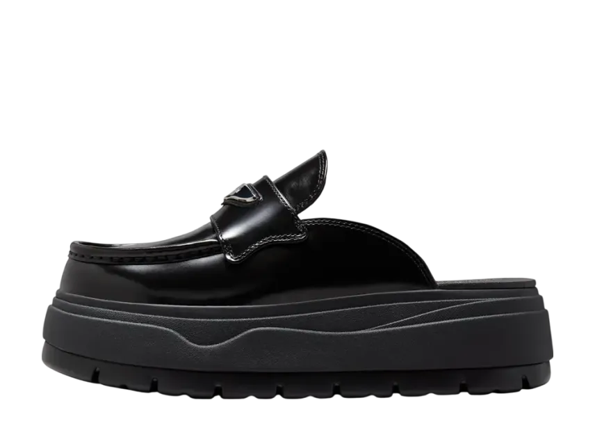 ナイキ ウィメンズ エアジョーダン ミュール "ブラック/メタリックシルバー"