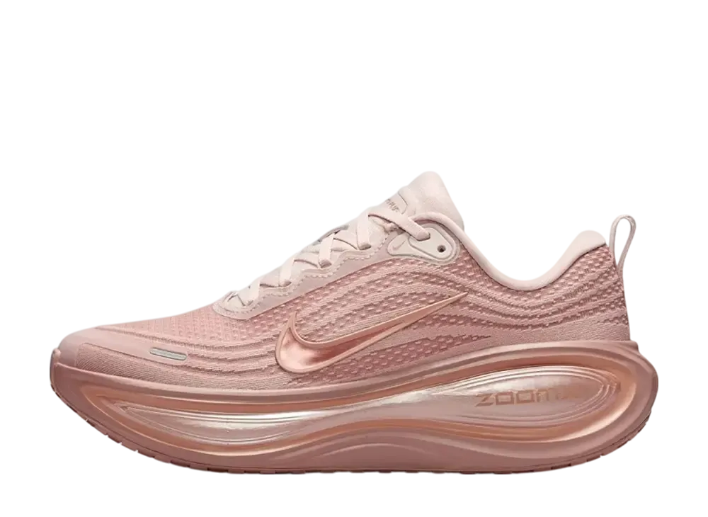 ナイキ ウィメンズ ボメロ プラス "パーティクルピンク/ローズゴールド"