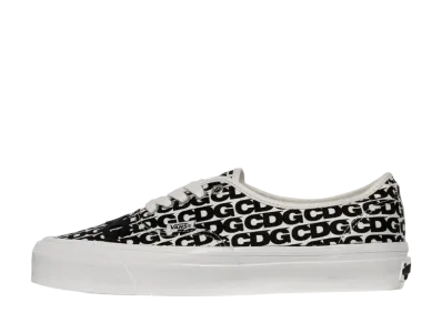 シーディージー (コムデギャルソン) × OTWバイバンズ オーセンティック "ホワイト"