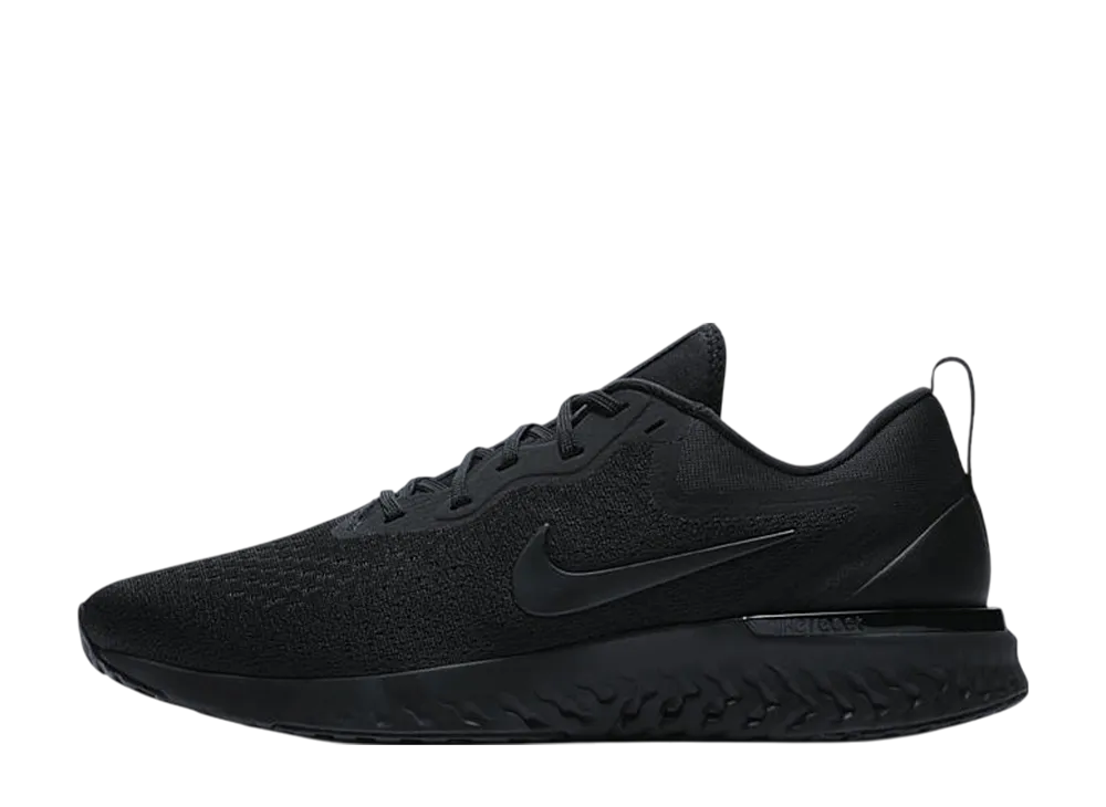 ナイキ オデッセイ リアクト "トリプルブラック"