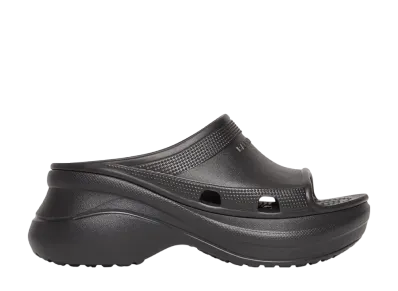 クロックス × バレンシアガ ウィメンズ プール スライドサンダル "ブラック"