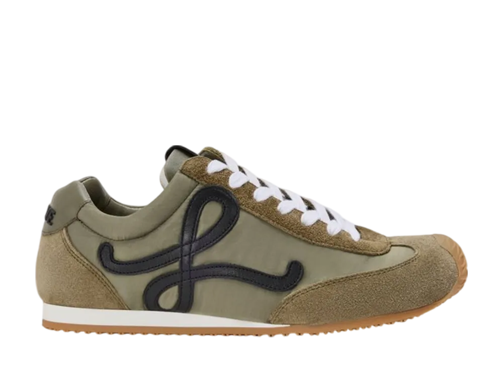 ロエベ バレエランナー 2.0 ナイロン&カーフ "ライトカーキ/ブラック/ホワイト"