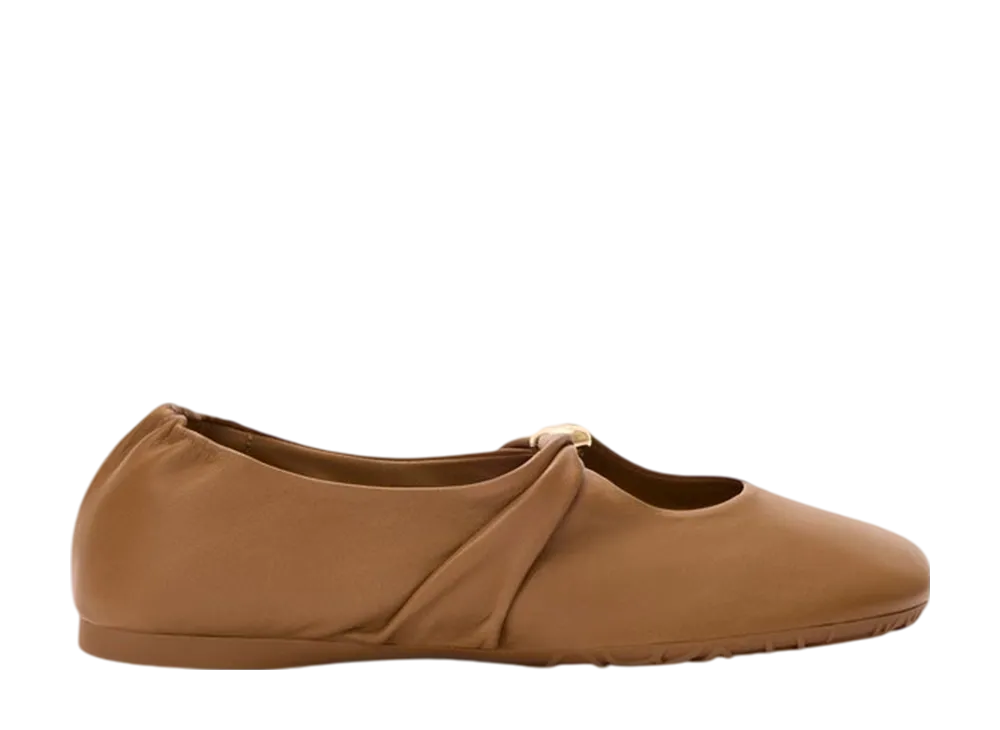 人気商品の中古品・新品・未使用品 中古美品】LOEWE ZAPATO BAILARINA NAPA サイズ37（LOEWE 靴