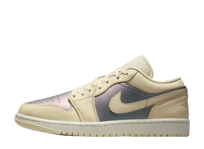 ナイキ ウィメンズ エアジョーダン1 ロー "ロイヤルティント"