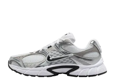 Nike Women's V5 RNR "White/Vast Grey/Metallic Silver/Black"