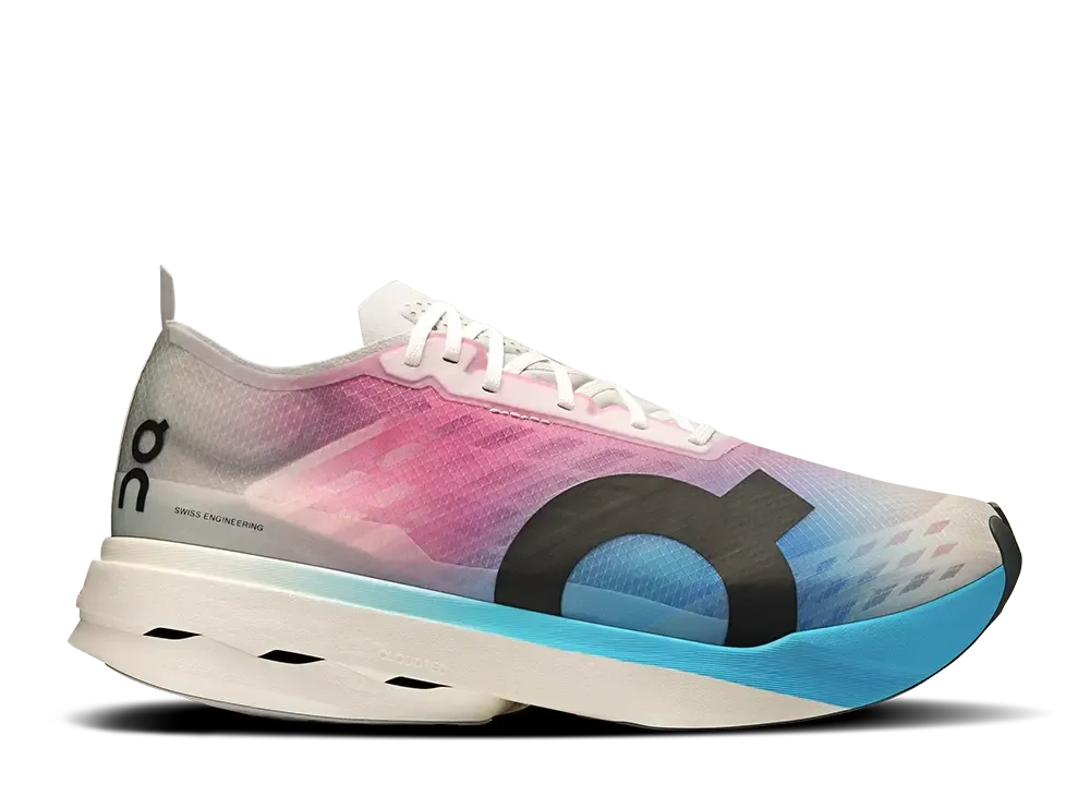 オン クラウドブーム ストライク "ホワイト/ホライゾン"