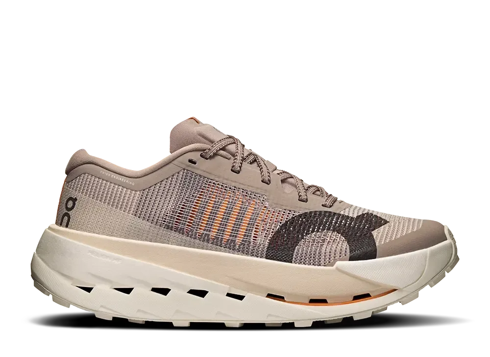 オン ウィメンズ クラウドウルトラ プロ "シンダー/パール"