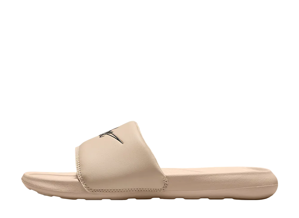 ナイキ ウィメンズ ビクトリーワン スライド "サンドドリフト/サンドドリフト/ブラック"