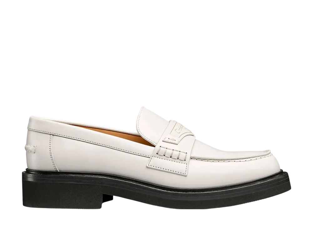 ディオール ウィメンズ ボーイ ローファー ブラッシュド カーフスキン "ホワイト"