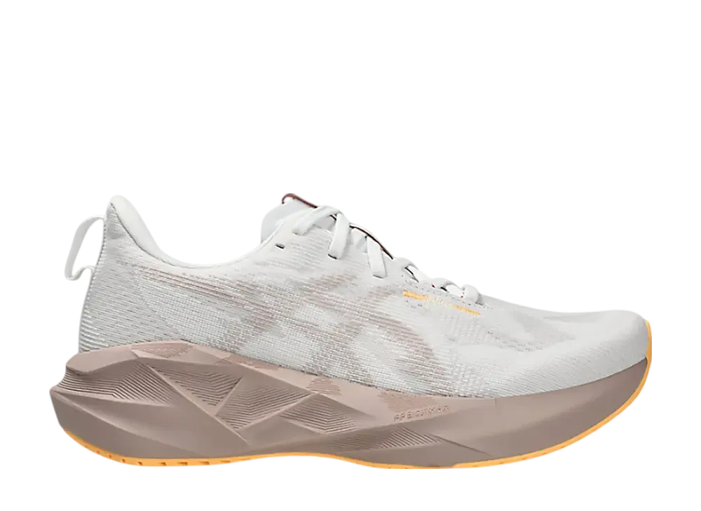 アシックス ウィメンズ ノバブラスト5 ワイド "ホワイト/フォーン"