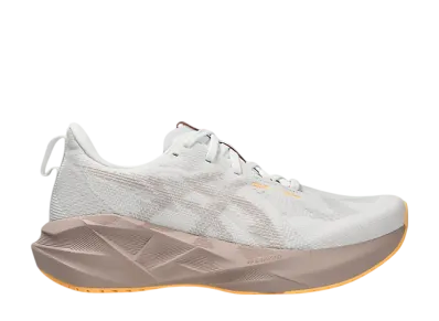 アシックス ウィメンズ ノバブラスト5 ワイド "ホワイト/フォーン"