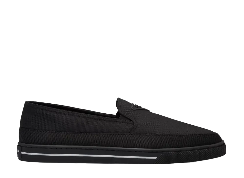 プラダ Re-Nylonスリッポンスニーカー "ブラック"