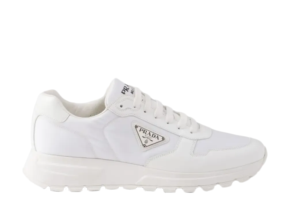 プラダ Prax 01 Re-Nylon xブラッシュドレザー スニーカー "ホワイト"