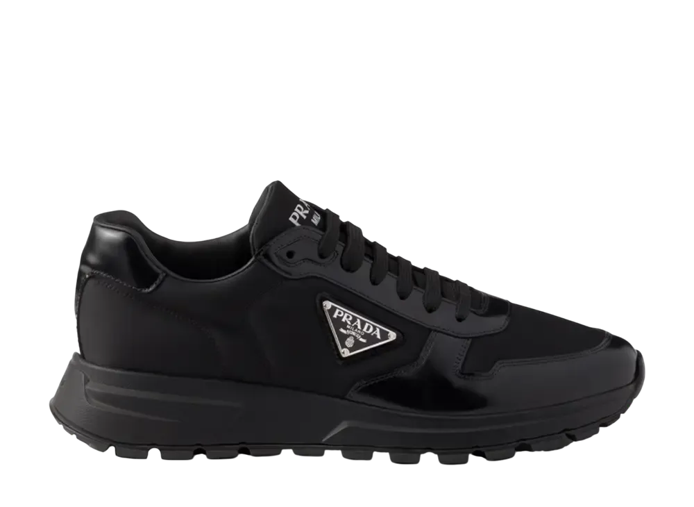 プラダ Prax 01 Re-Nylon xブラッシュドレザー スニーカー "ブラック"