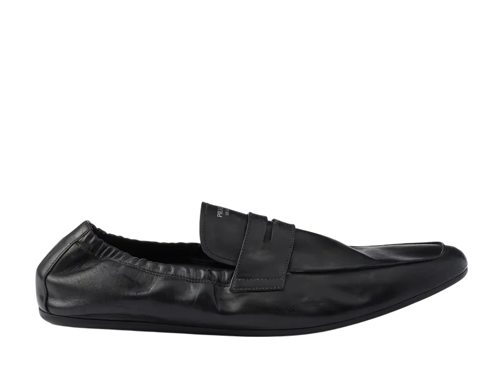 プラダ シャッフル アンティークレザー ローファー "ブラック"