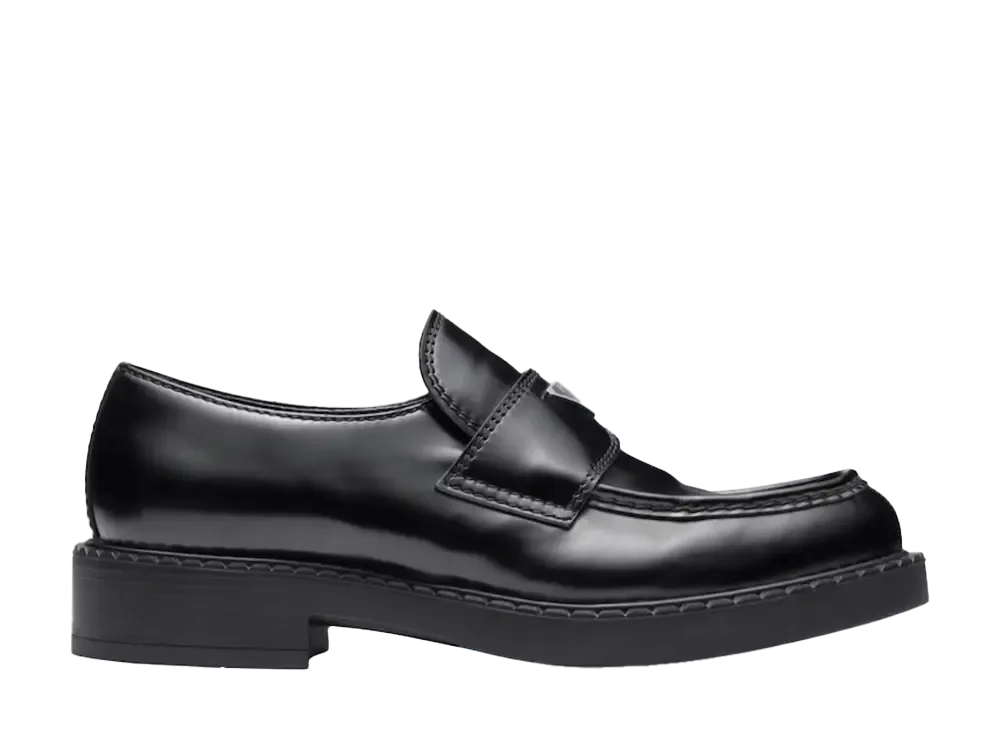 プラダ チョコレート ブラッシュドレザー ローファー "ブラック"