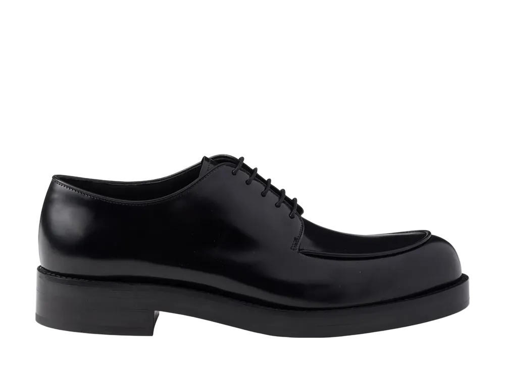 プラダ ブラッシュドレザー ダービーシューズ "ブラック"