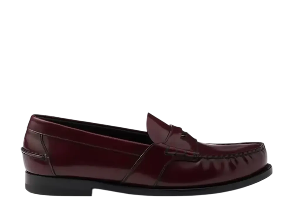 プラダ ブラッシュドレザー ローファー "ボルドー"