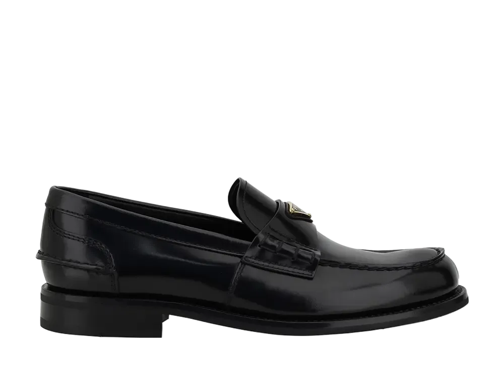 プラダ ブラッシュドレザー ローファー "ブラック"