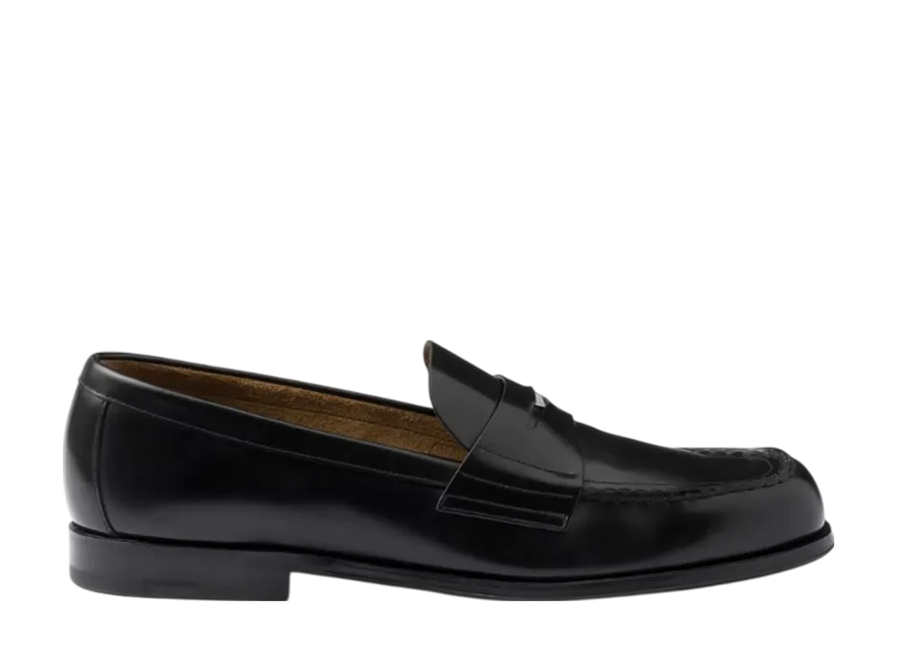 プラダ ブラッシュドレザー ローファー "ブラック"