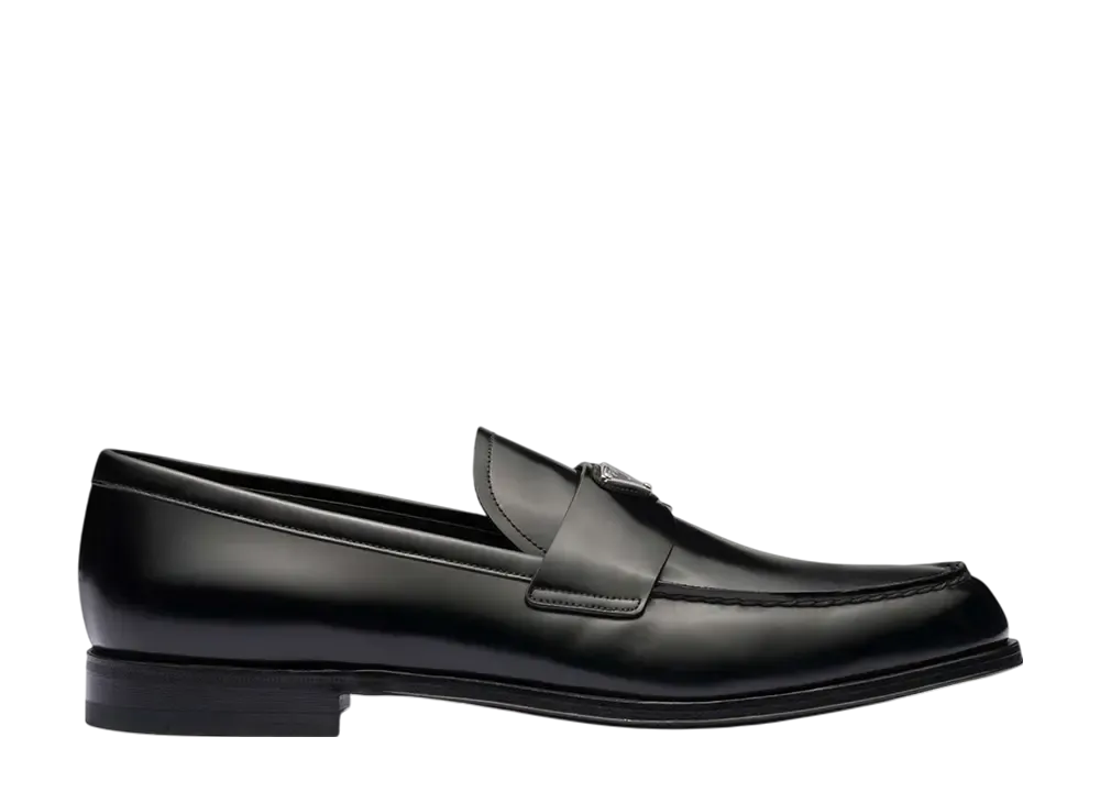 プラダ ブラッシュドレザー ローファー "ブラック"