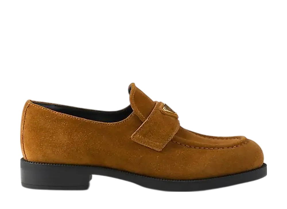 プラダ ウィメンズ スエード ローファー "コニャック"