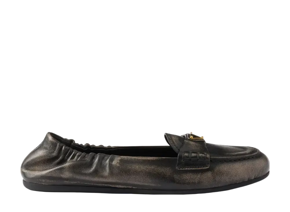 プラダ ウィメンズ ナッパレザー ローファー "ブラック"