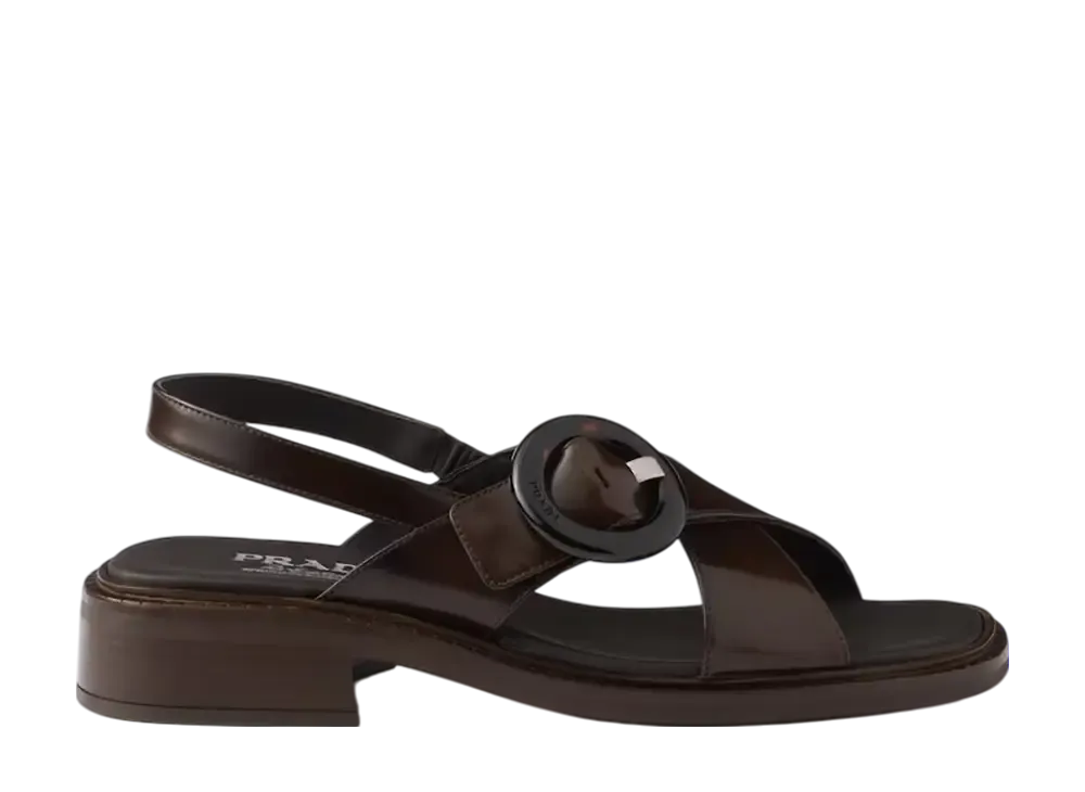 プラダ ウィメンズ バックル付 ブラッシュドレザー サンダル "ブラック"