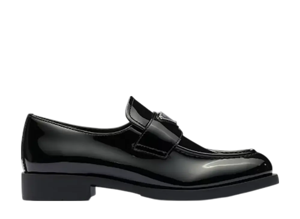 プラダ ウィメンズ パテントレザー ローファー "ブラック"