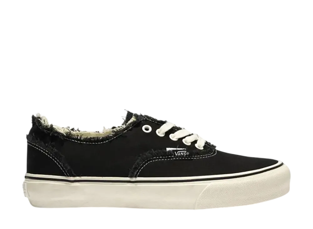 インビンシブル × バンズ オーセンティック VLT LX "ブラック/ホワイト"