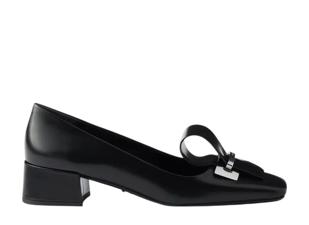 プラダ ウィメンズ ブラッシュドレザー パンプス "ブラック"