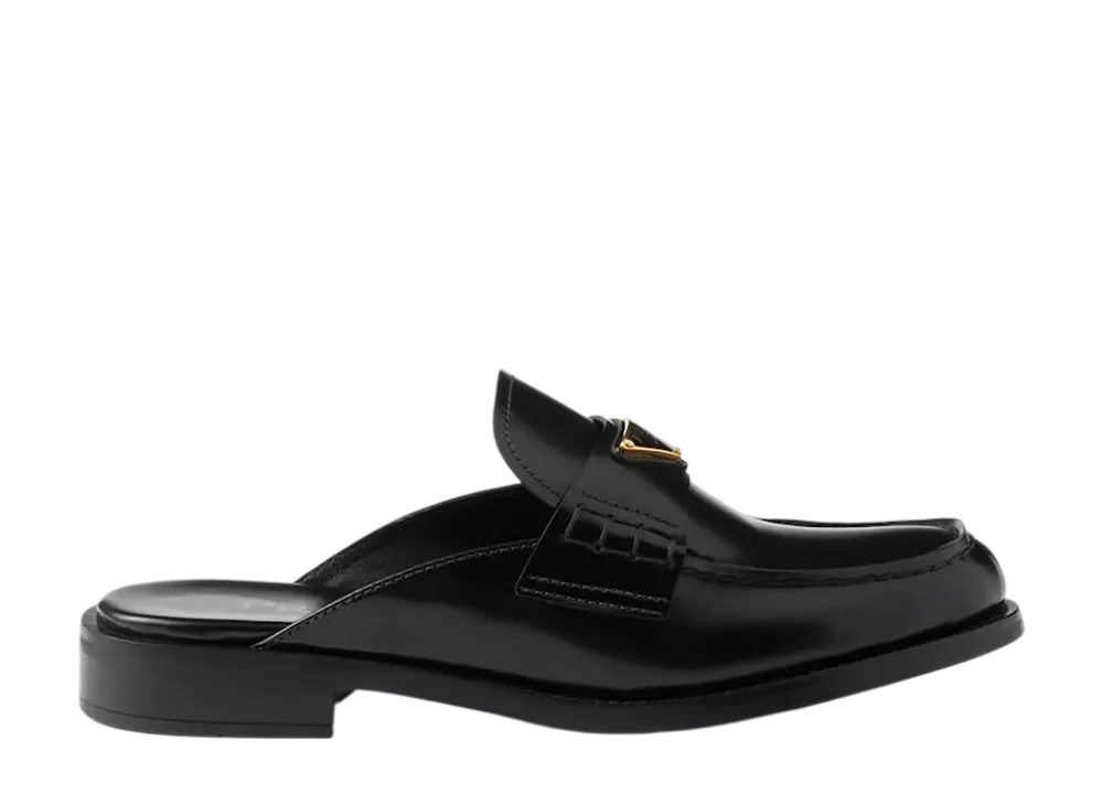 プラダ ウィメンズ ブラッシュドレザー ミュール "ブラック"