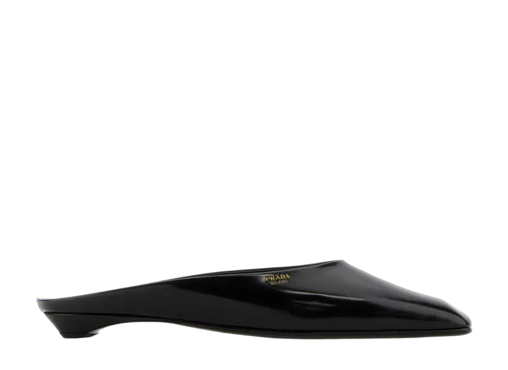 プラダ ウィメンズ ブラッシュドレザー ミュール "ブラック"