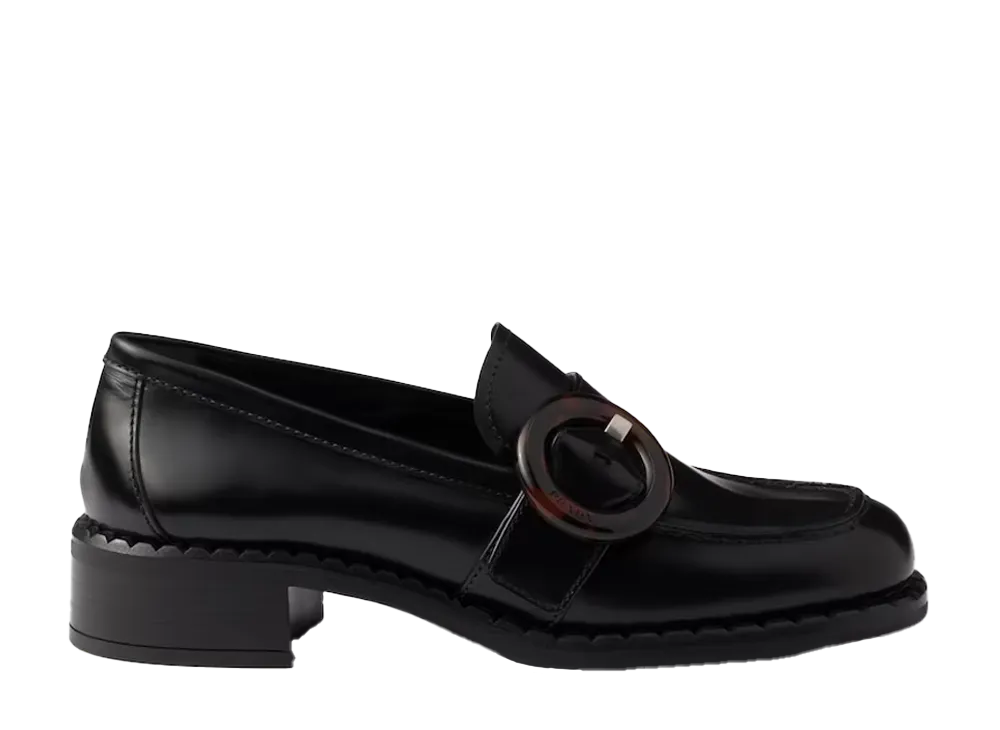 プラダ ウィメンズ ブラッシュドレザー ローファー "ブラック"