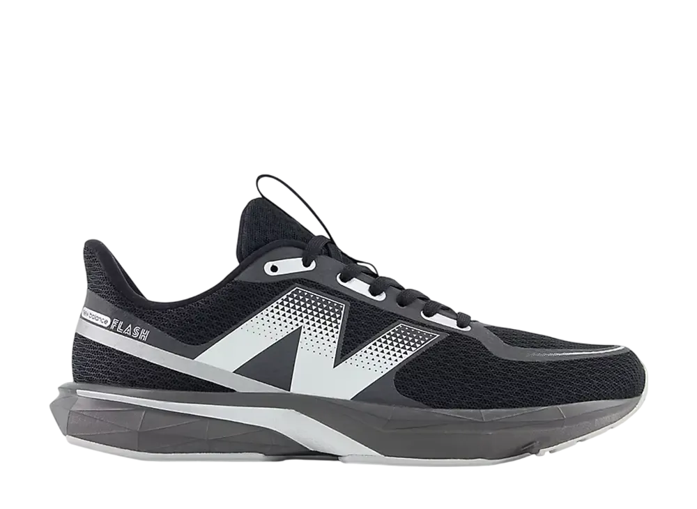 ニューバランス ダイナソフト フラッシュV7 "ブラック"
