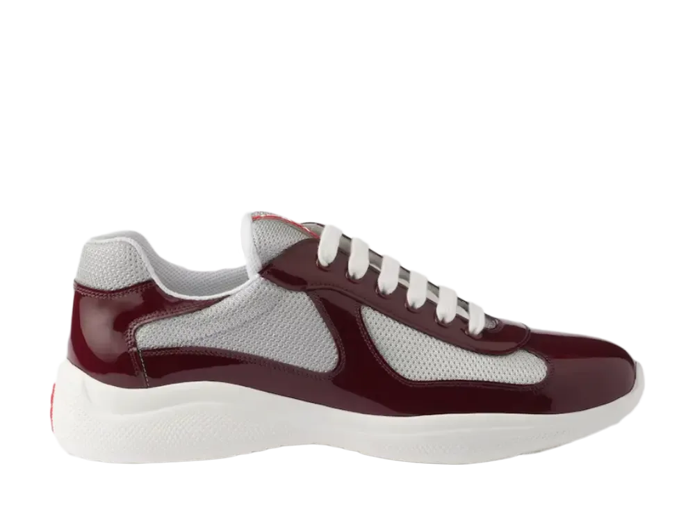 プラダ アメリカズカップ パテントレザーxテクニカルファブリック スニーカー "バーガンディシルバー"
