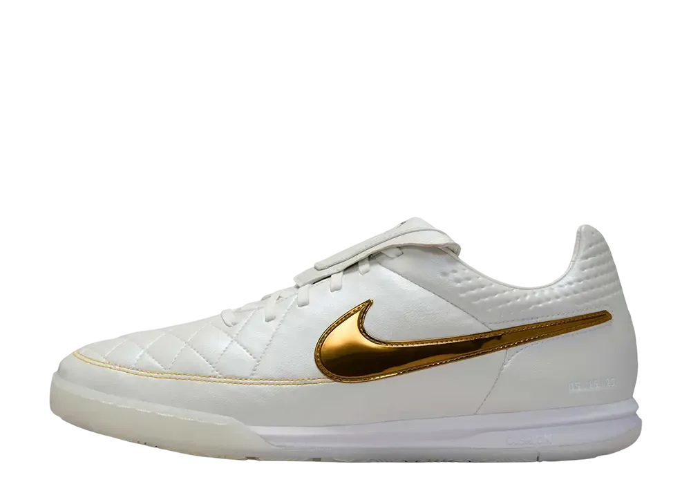 ロナウジーニョ × ナイキ ティエンポ レジェンド "タッチ オブ ゴールド"