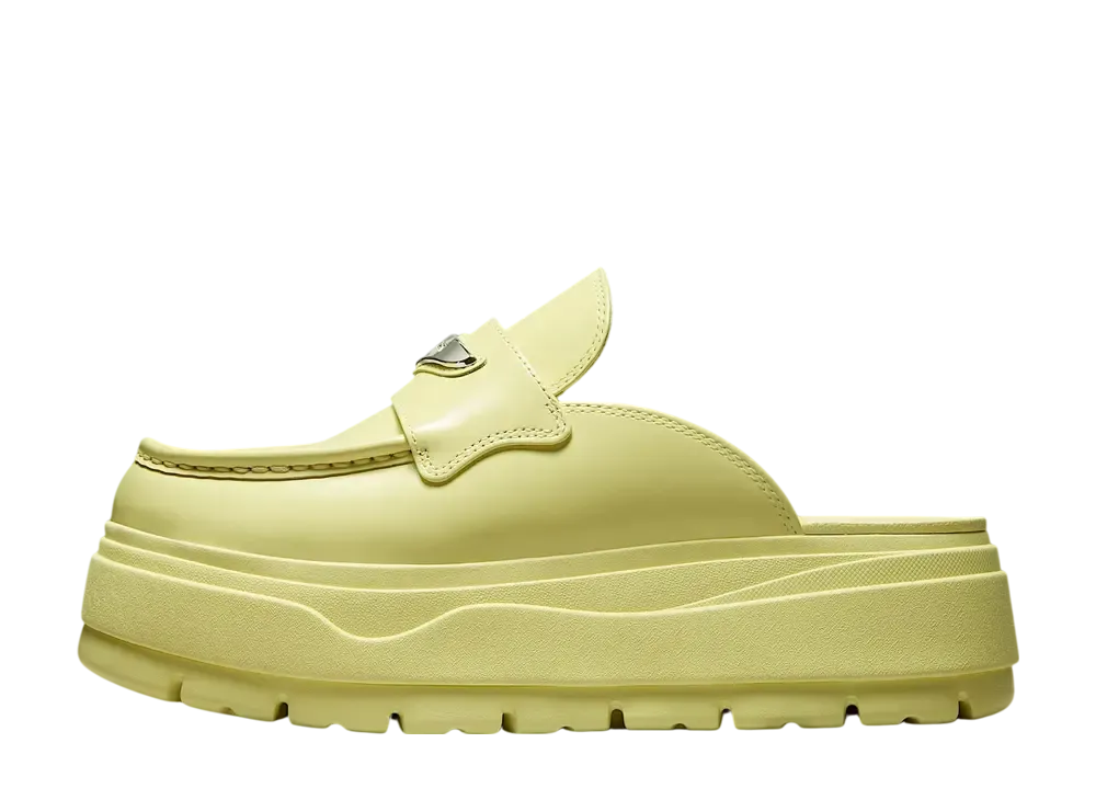 ナイキ ウィメンズ エアジョーダン ミュール "ルミナスグリーン"