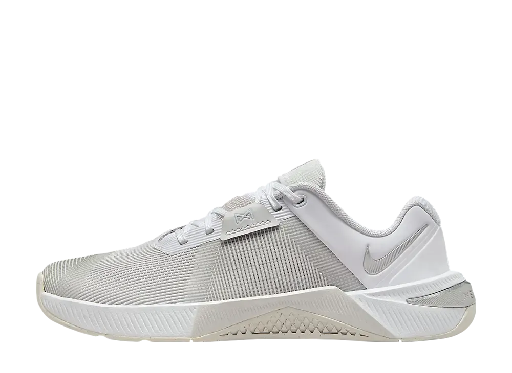 Nike Women's Metcon 10 "White/Platinum Tint/Wolf Grey/Metallic Silver"
