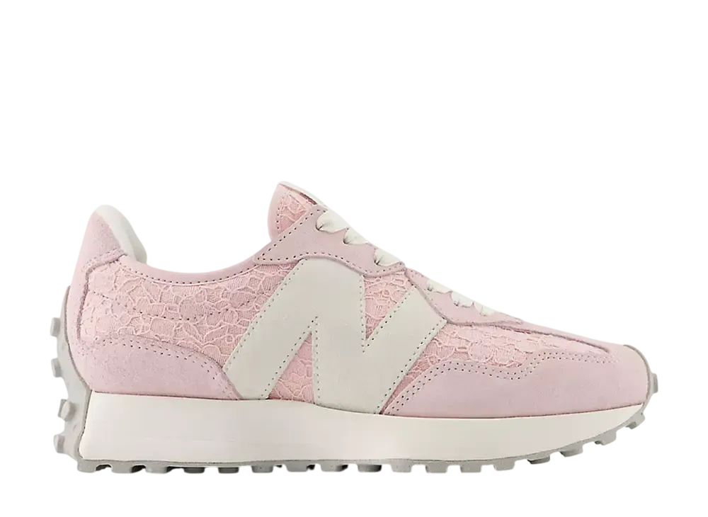 ままちー New Balance Women's 327 