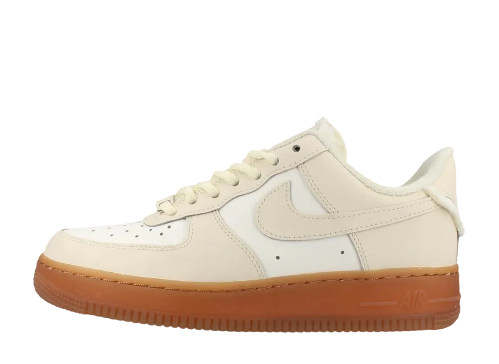 ナイキ ウィメンズ エアフォース1 '07 LX "セイル/ココナッツミルク/ガムメッドブラウン"