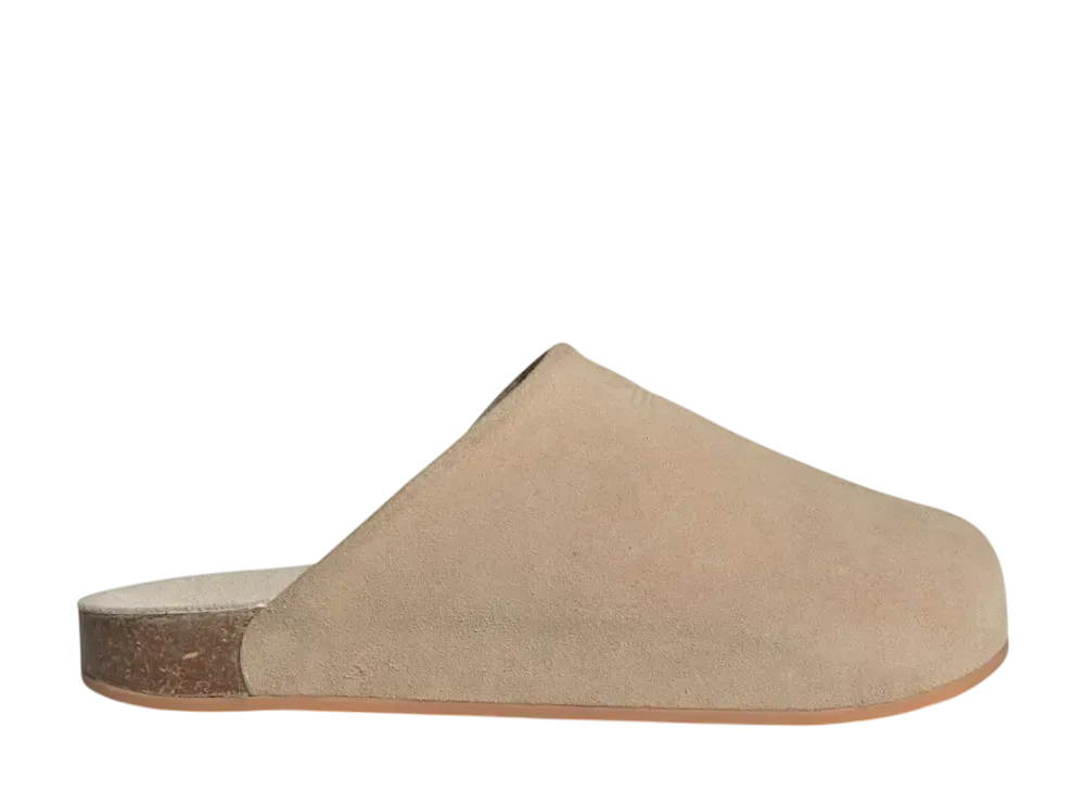 アディダスオリジナルス ウィメンズ アディミュール "マジックベージュ"