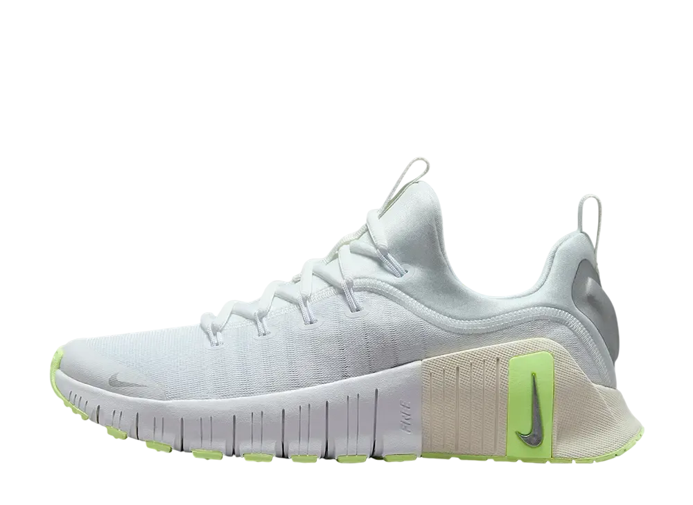 ナイキ ウィメンズ フリー メトコン6 "ホワイト/ベアリーボルト/セイル/メタリックシルバー"