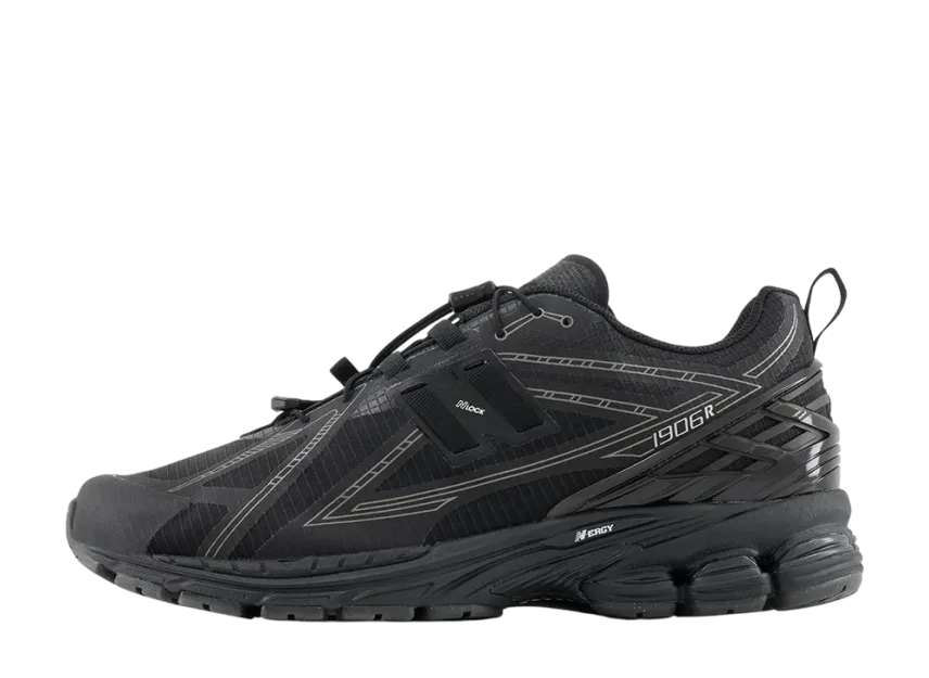 ニューバランス 1906R "トリプルブラック"