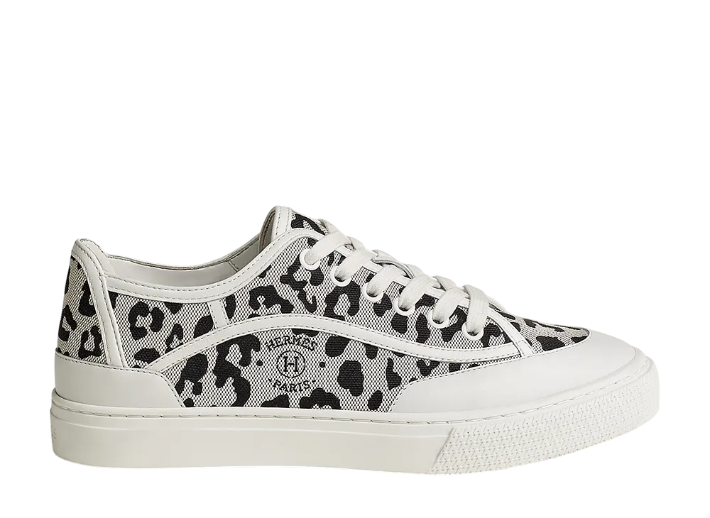 HERMES スニーカー ゲット / Prunoir / Blanc Hermes Get Sneakers in Prunoir/Blanc - Meghan Markle's Shoes
