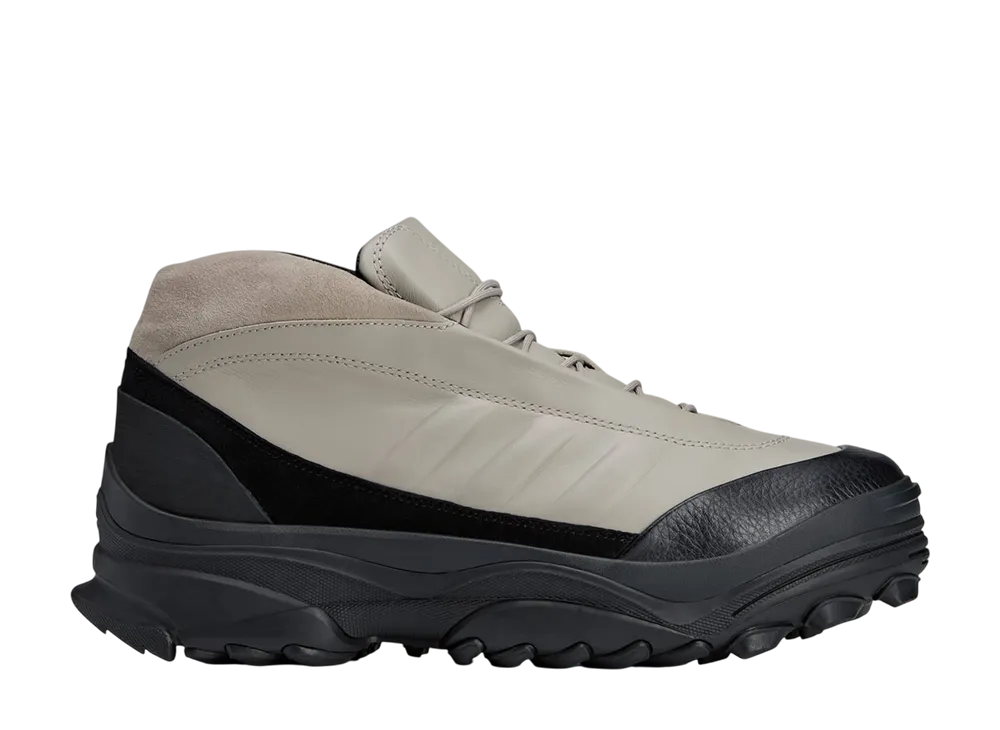 アディダス ワイスリー GSG9 ミッド "ライトブラウン/ブラック"