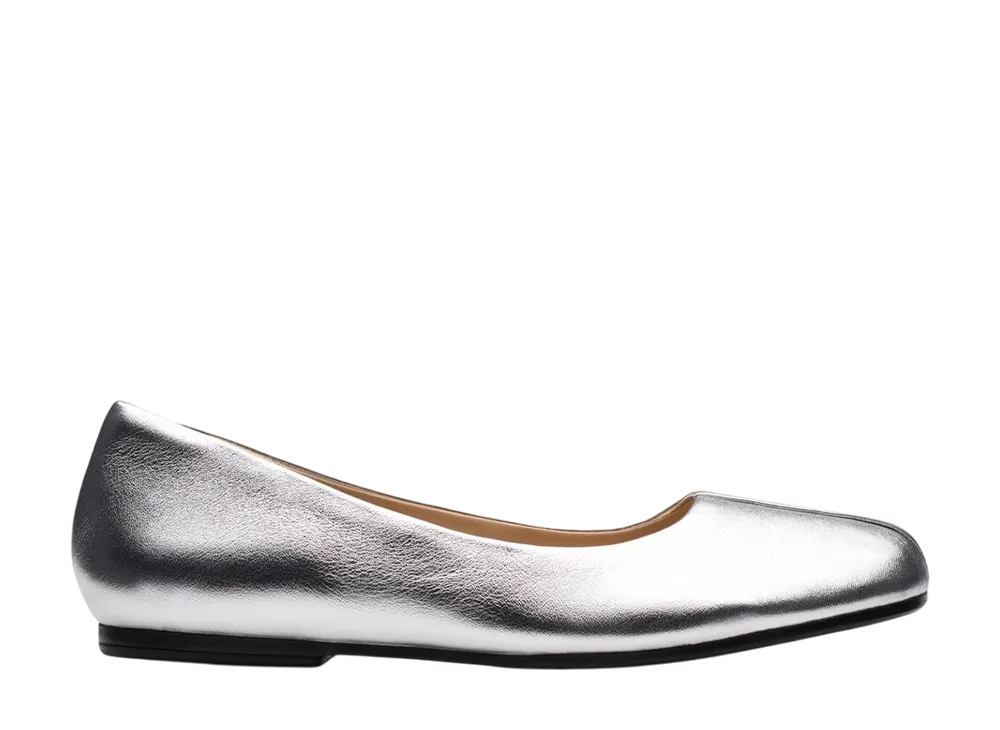 Clarks Women's Livia Lily "Silver"