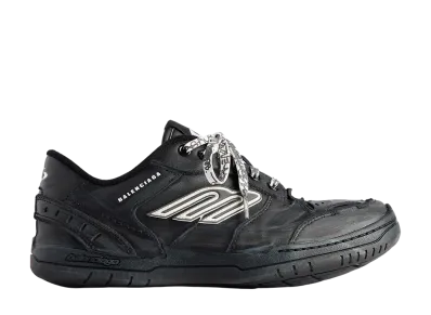 バレンシアガ ハンプトンズ ウォーンアウト スニーカー "ブラック"